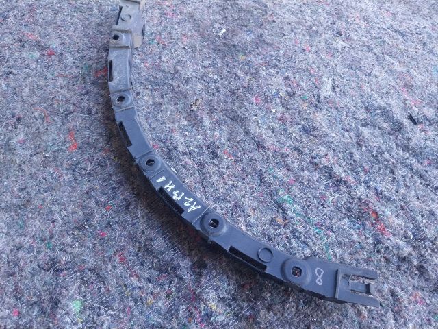 bontott AUDI A2 Bal Sárvédő Oldaltartó