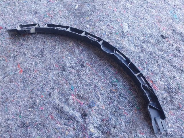 bontott AUDI A2 Bal Sárvédő Oldaltartó