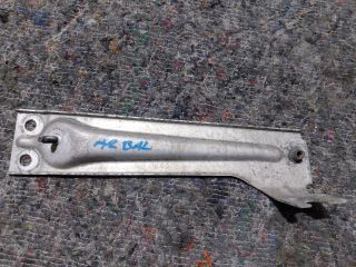 bontott AUDI A2 Bal Sárvédő Oldaltartó