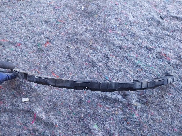 bontott AUDI A2 Bal Sárvédő Oldaltartó