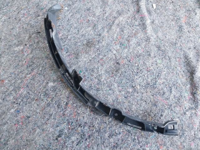 bontott AUDI A2 Bal Sárvédő Oldaltartó