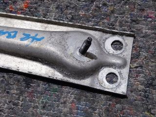 bontott AUDI A2 Bal Sárvédő Oldaltartó