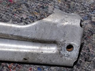 bontott AUDI A2 Bal Sárvédő Oldaltartó