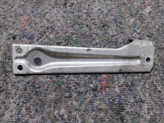 bontott AUDI A2 Bal Sárvédő Oldaltartó