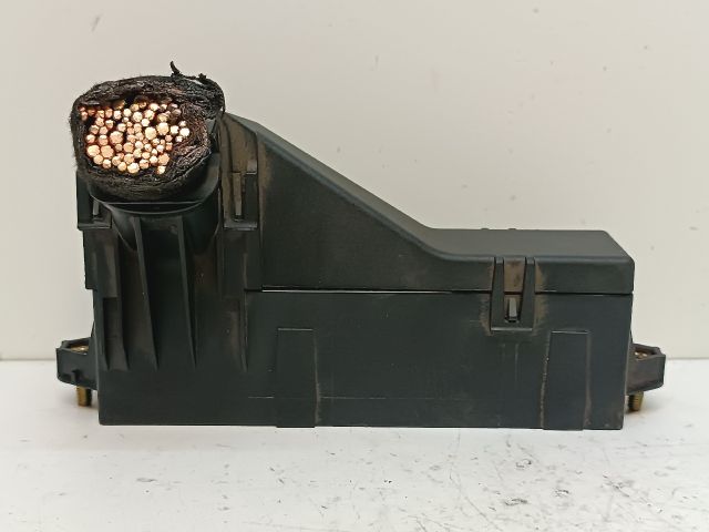 bontott AUDI A2 Biztosítéktábla Utastér