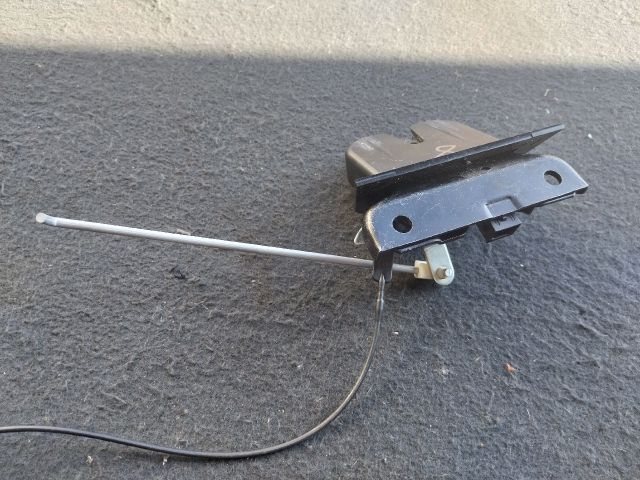 bontott AUDI A2 Csomagtérajtó Zárszerkezet