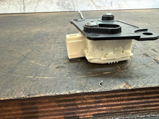 bontott AUDI A2 Csomagtérajtó Zárszerkezet