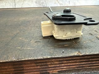 bontott AUDI A2 Csomagtérajtó Zárszerkezet