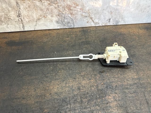 bontott AUDI A2 Csomagtérajtó Zárszerkezet