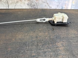 bontott AUDI A2 Csomagtérajtó Zárszerkezet