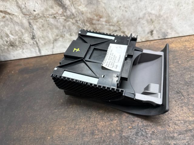 bontott AUDI A2 Első Hamutartó