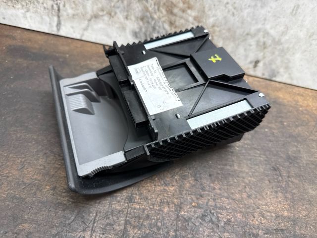 bontott AUDI A2 Első Hamutartó