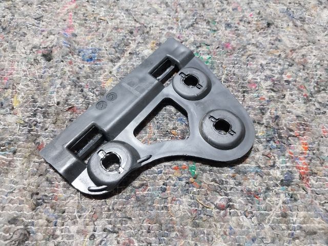 bontott AUDI A2 Első Lökhárító Alsó (Műanyag)