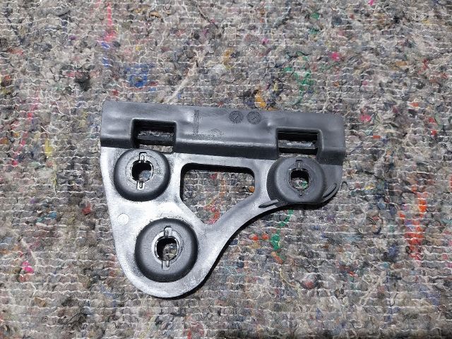 bontott AUDI A2 Első Lökhárító Alsó (Műanyag)