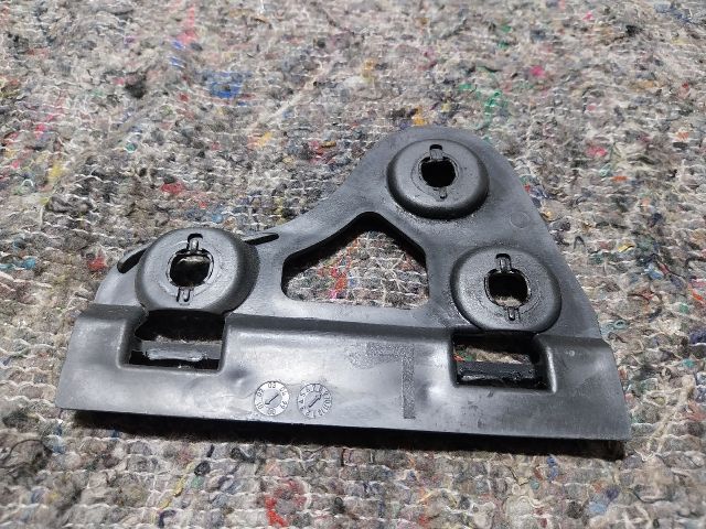 bontott AUDI A2 Első Lökhárító Alsó (Műanyag)