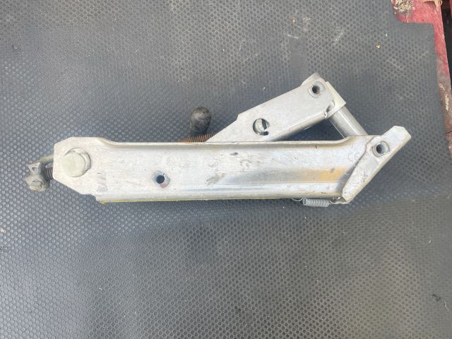 bontott AUDI A2 Emelő