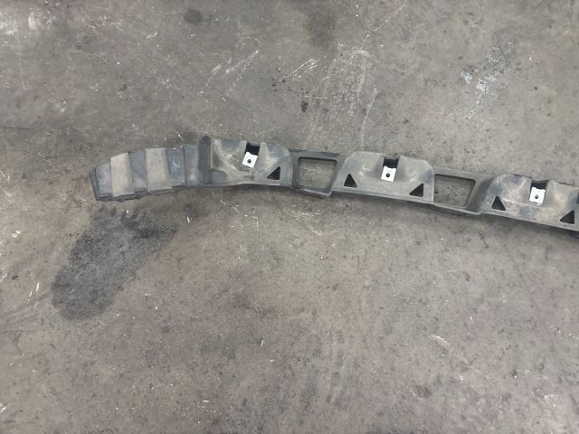 bontott AUDI A2 Hátsó középső Lökhárító Tartó (Műanyag)