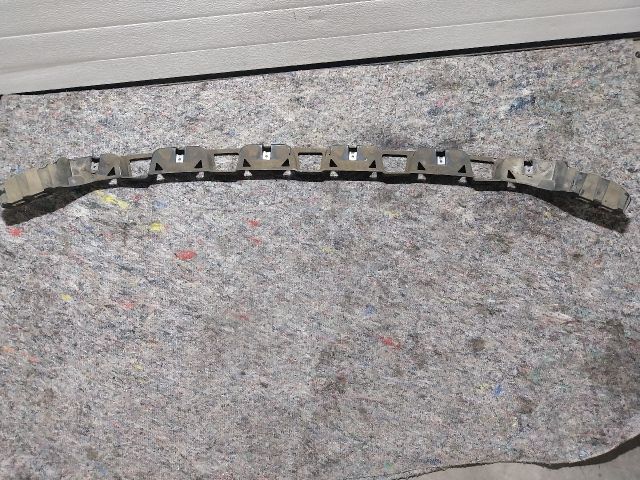 bontott AUDI A2 Hátsó középső Lökhárító Tartó (Műanyag)