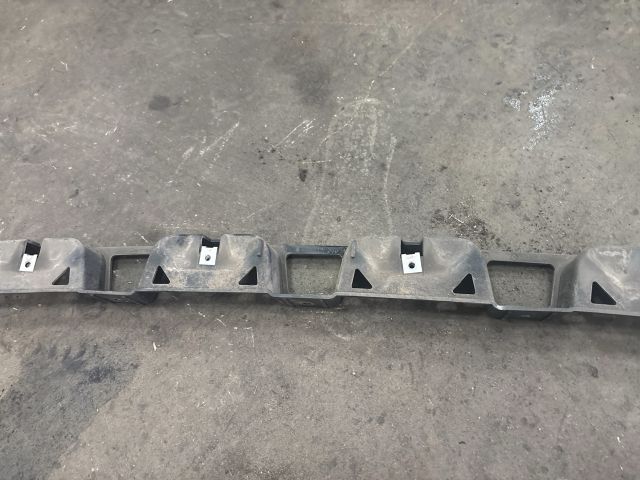 bontott AUDI A2 Hátsó középső Lökhárító Tartó (Műanyag)