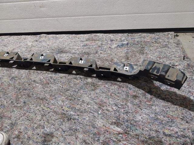 bontott AUDI A2 Hátsó középső Lökhárító Tartó (Műanyag)