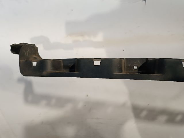 bontott AUDI A2 Hátsó középső Lökhárító Tartó (Műanyag)