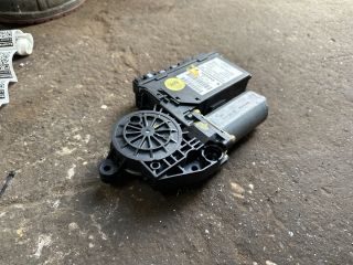 bontott AUDI A2 Jobb első Ablakemelő Motor