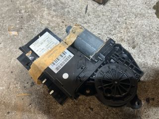 bontott AUDI A2 Jobb első Ablakemelő Motor