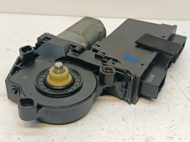 bontott AUDI A2 Jobb első Ablakemelő Motor