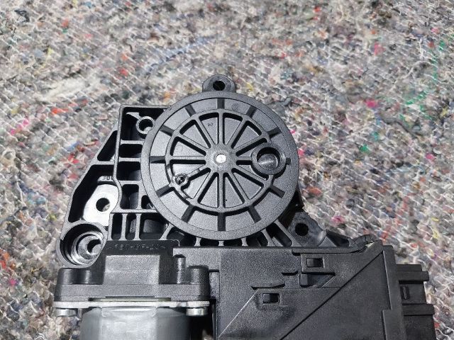 bontott AUDI A2 Jobb első Ablakemelő Motor