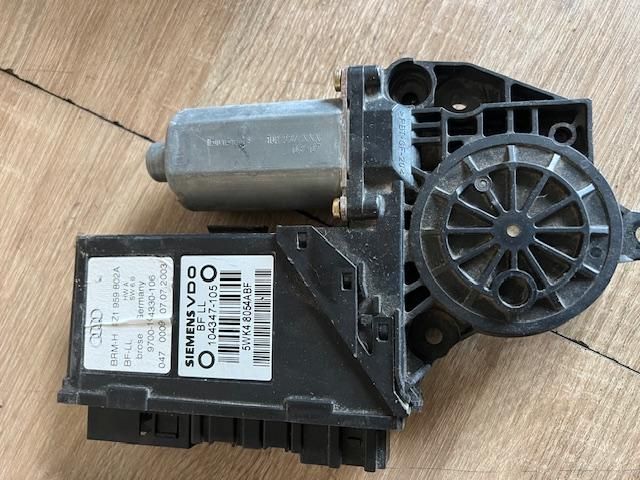 bontott AUDI A2 Jobb első Ablakemelő Motor