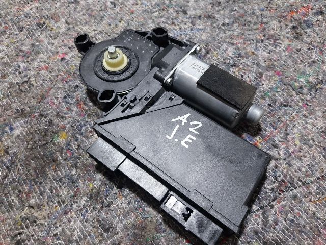 bontott AUDI A2 Jobb első Ablakemelő Motor