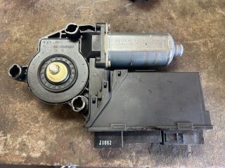 bontott AUDI A2 Jobb első Ablakemelő Motor