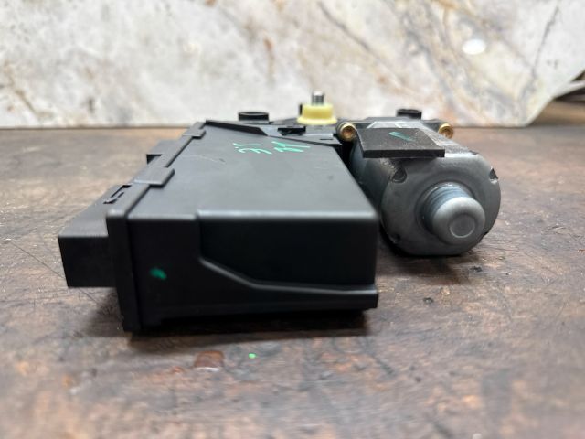 bontott AUDI A2 Jobb első Ablakemelő Motor