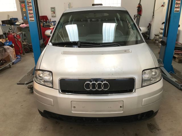 bontott AUDI A2 Jobb első Ajtó (Részeivel)