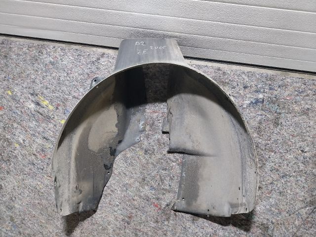 bontott AUDI A2 Jobb első Dobbetét (Kerékjárati, Műanyag)