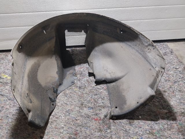 bontott AUDI A2 Jobb első Dobbetét (Kerékjárati, Műanyag)