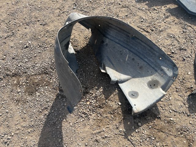 bontott AUDI A2 Jobb első Dobbetét (Kerékjárati, Műanyag)