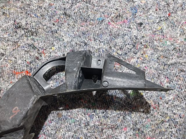 bontott AUDI A2 Jobb első Lökhárító Tartó (Műanyag)