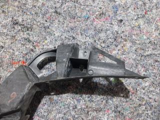 bontott AUDI A2 Jobb első Lökhárító Tartó (Műanyag)