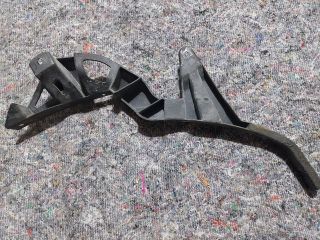 bontott AUDI A2 Jobb első Lökhárító Tartó (Műanyag)