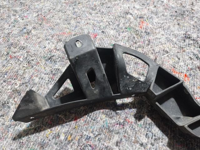 bontott AUDI A2 Jobb első Lökhárító Tartó (Műanyag)