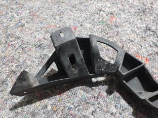 bontott AUDI A2 Jobb első Lökhárító Tartó (Műanyag)