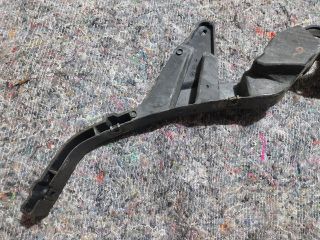 bontott AUDI A2 Jobb első Lökhárító Tartó (Műanyag)