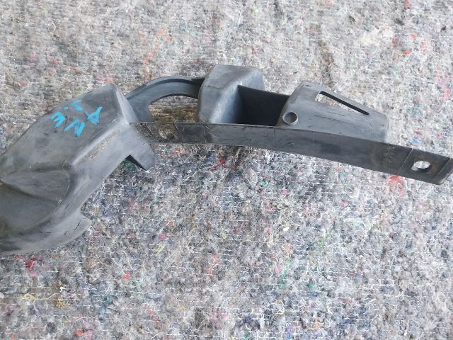 bontott AUDI A2 Jobb első Oldal Lökhárító Tartó (Műanyag)