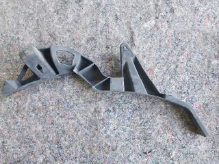 bontott AUDI A2 Jobb első Oldal Lökhárító Tartó (Műanyag)