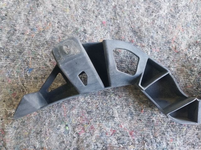 bontott AUDI A2 Jobb első Oldal Lökhárító Tartó (Műanyag)