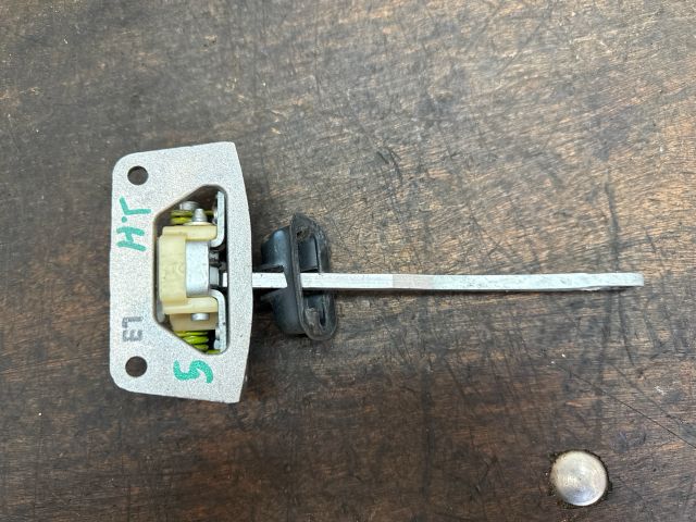 bontott AUDI A2 Jobb hátsó Ajtóhatároló