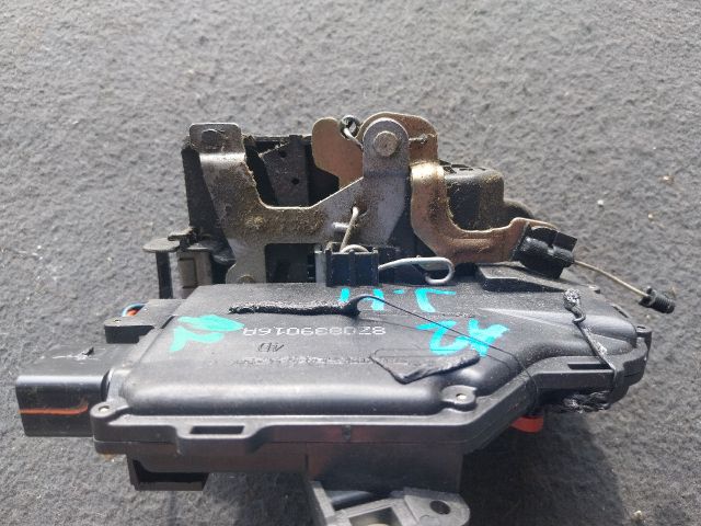 bontott AUDI A2 Jobb hátsó Ajtózár Motor