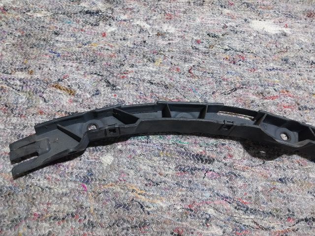 bontott AUDI A2 Jobb hátsó Lökhárító Tartó (Műanyag)