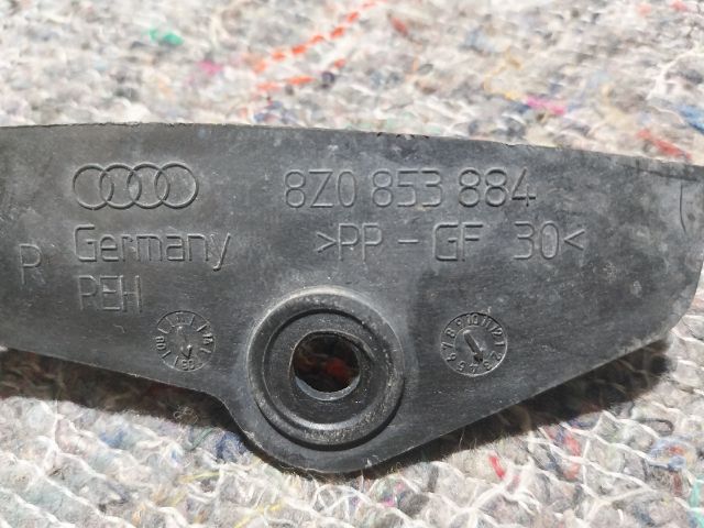 bontott AUDI A2 Jobb hátsó Oldal Lökhárító Tartó (Műanyag)